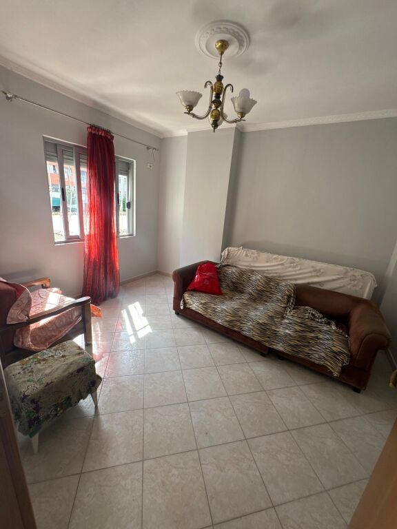 Shitet apartament 2+1 në Astir, te Dy Palmat