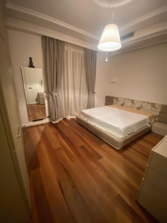 🏡 APPARTAMENTO 1+1 + LAVANDERIA IN AFFITTO – SCUOLA ROSSA, TIRANA