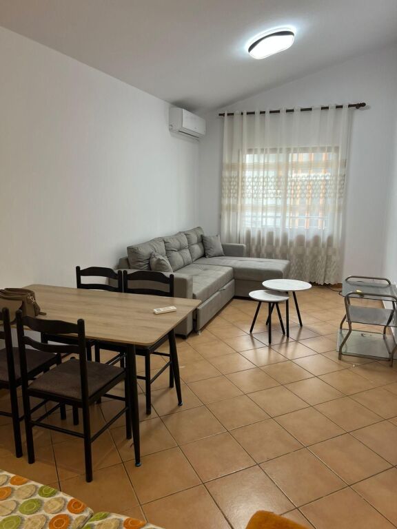 🏠 Appartamento 3+1 in affitto 📍 Vicino all'Università Marin Barleti, Selitë💶 55.000 lek/mese