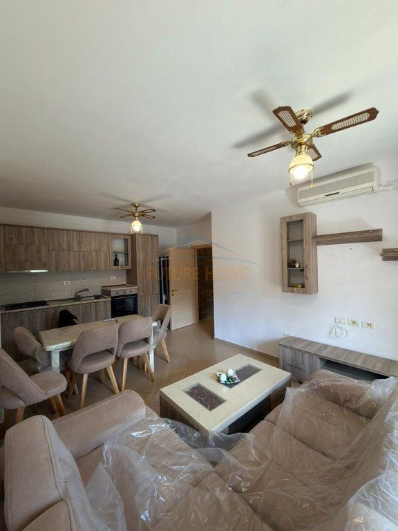 Shitet, Apartament 2+1, Fresk.