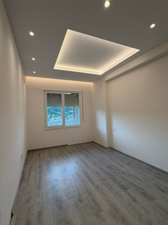 🏡 Shitet Apartament 1+1 i Mobiluar tek Golden Park