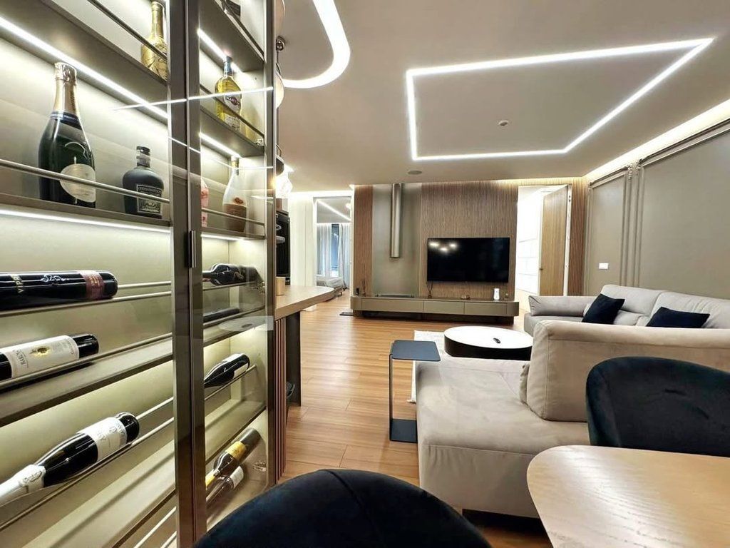 Shitet, Apartament 2+1+2, Rruga e Kavajes, Tiranë