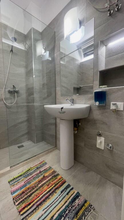 APPARTAMENTO IN AFFITTO 1+1 COMUNE DI PARIGI 65.000 LEKE FH-73817