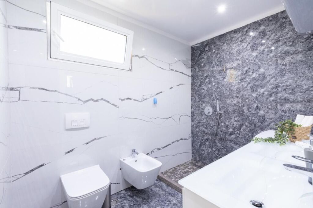 Shitet Apartament 2+1+2 – tek Zogu i Zi