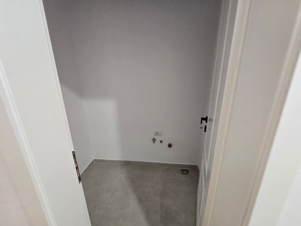 Apartament / Zyre 2+1+Blk me Qira ne Rr e Bogdaneve