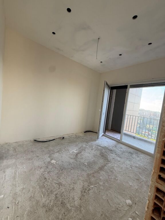 🏘️Shitet Apartament 1+1 📍Rezidenca Henke, perballe Spitalit Amerikan 3🏢Kati i 7 banim 💶Çmimi: 125.000€
