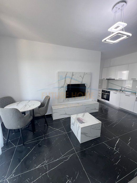 Shitet, Apartament 1+1, Mali i Robit, Golem
