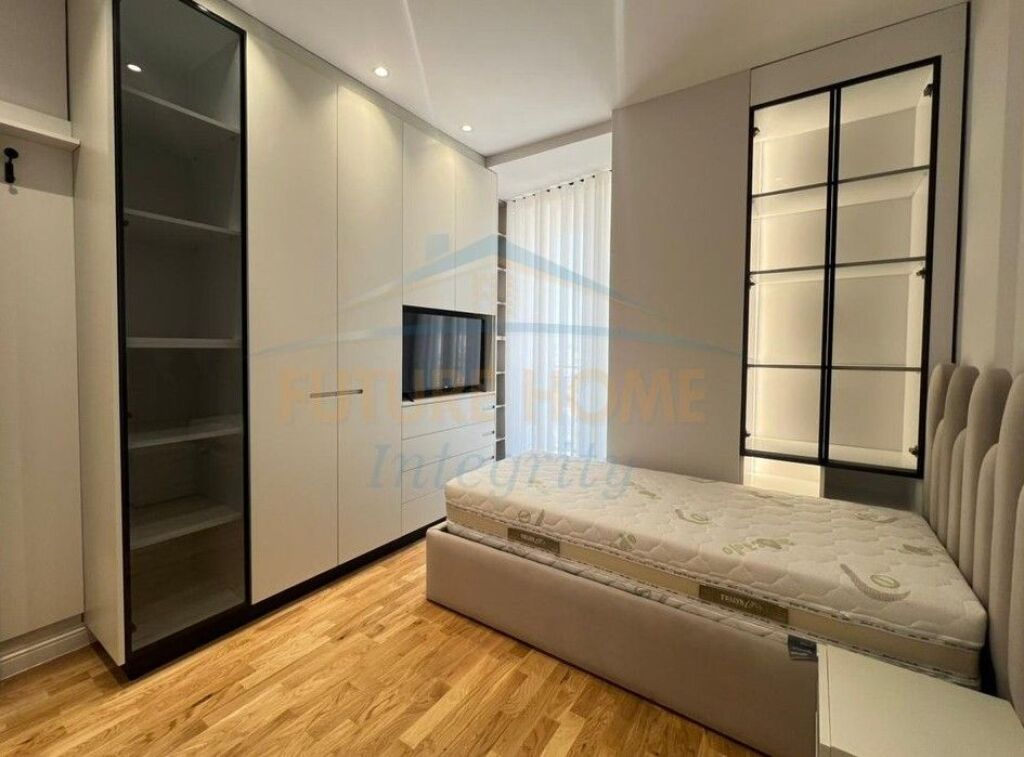 Shitet, Apartament 2+1, Golden Tower Residence, Tiranë.