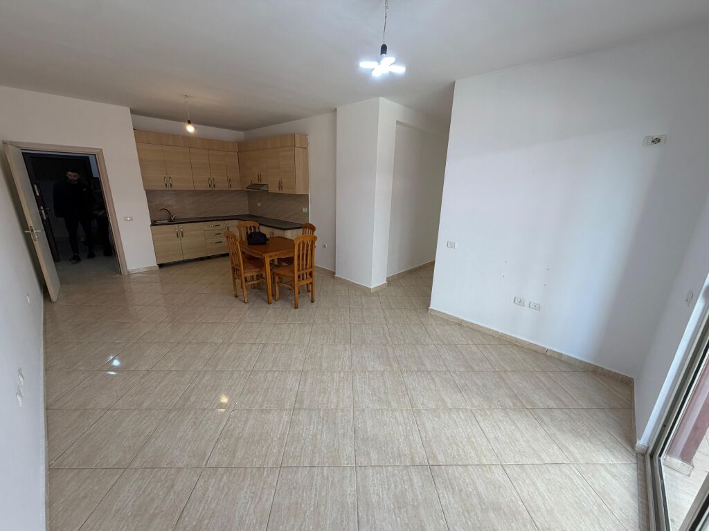 🏠Shitet Apartamenti 2+1+2📍Yzberisht , KMY , Kompleksi ET88