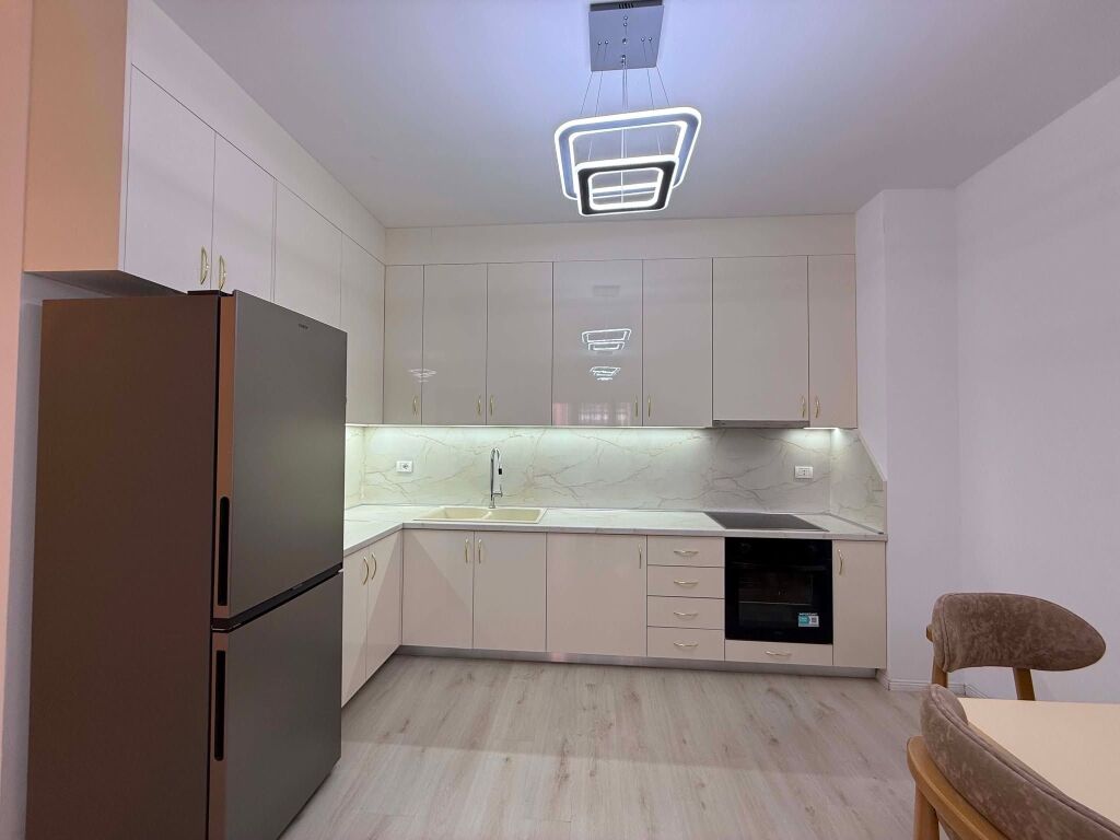 AFFITTO APPARTAMENTO 2+1+2 GREEN CITY RESIDENCE . 700 MILA LEKE AL MESE