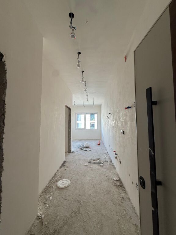🏘️Shitet Apartament 1+1 📍Rezidenca Henke, perballe Spitalit Amerikan 3🏢Kati i 7 banim 💶Çmimi: 105.000€