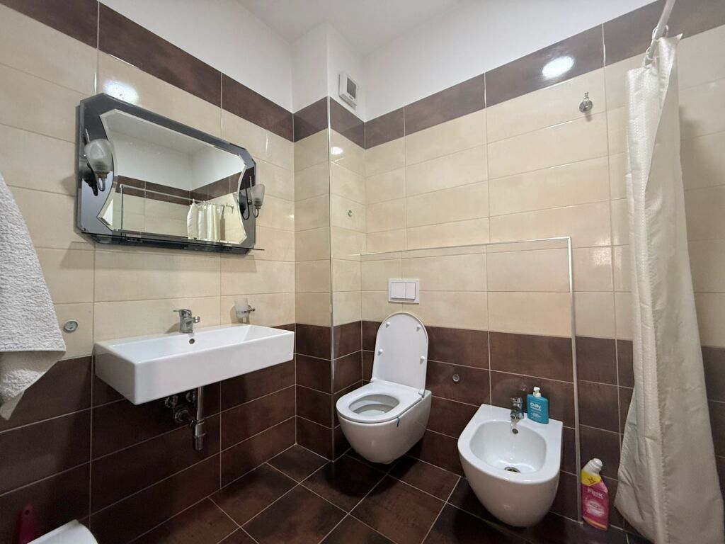 Kompleksi E-88, ne rrugen Dritan Hoxha, apartament 1+1 me qera