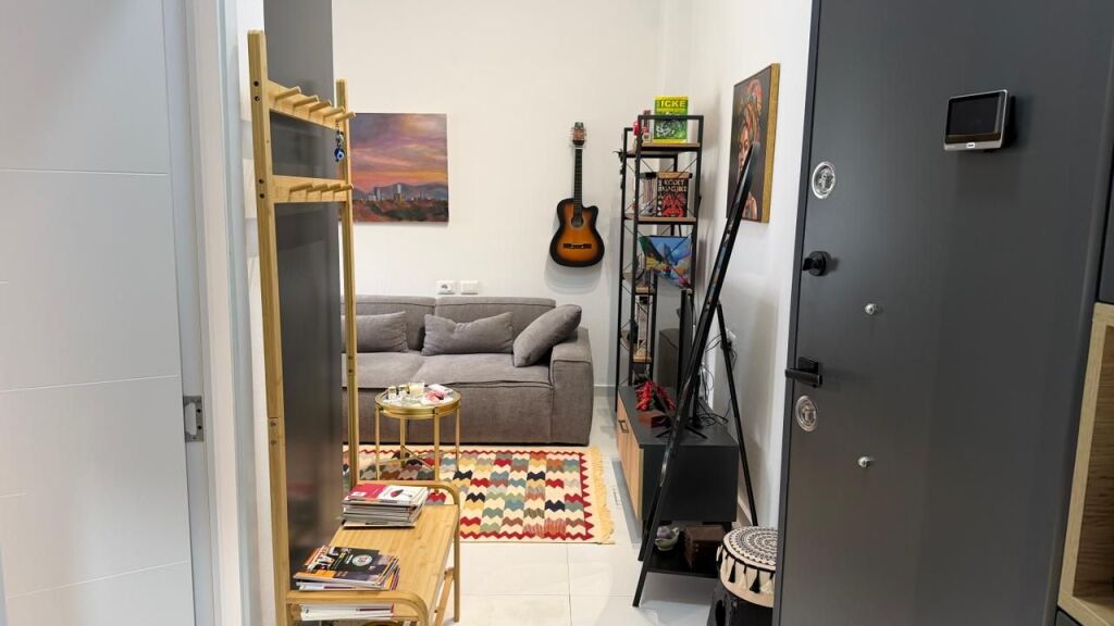 NE SHITJE, APARTAMENT 1+1, TEK FRESKU, TIRANE MLS # 530581011-16