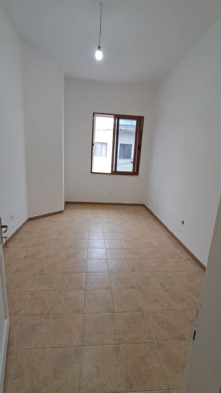 Shitet Apartment Durres