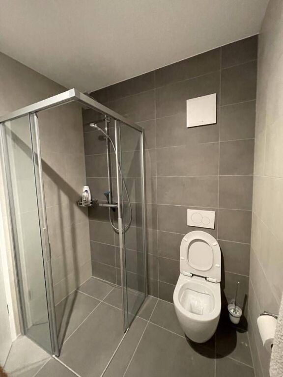Blloku, jepet me qera apartament 1+1.