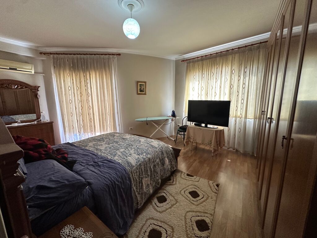 Shitet Apartament 3+1+2 , Astir