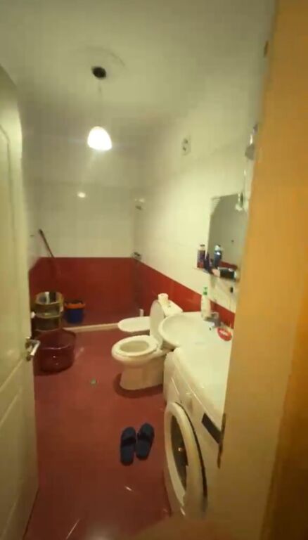 Shitet apartament 2+1+2