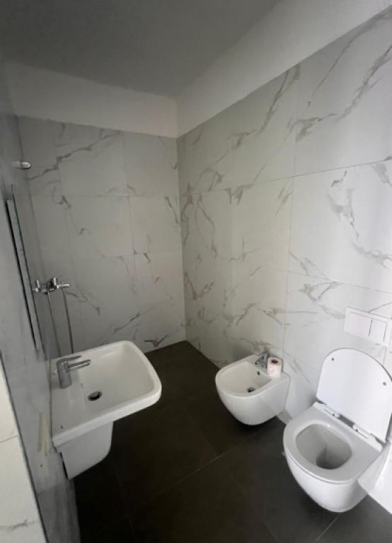 Ufficio in Affitto 1+1 presso Golden Tower – Mine Peza