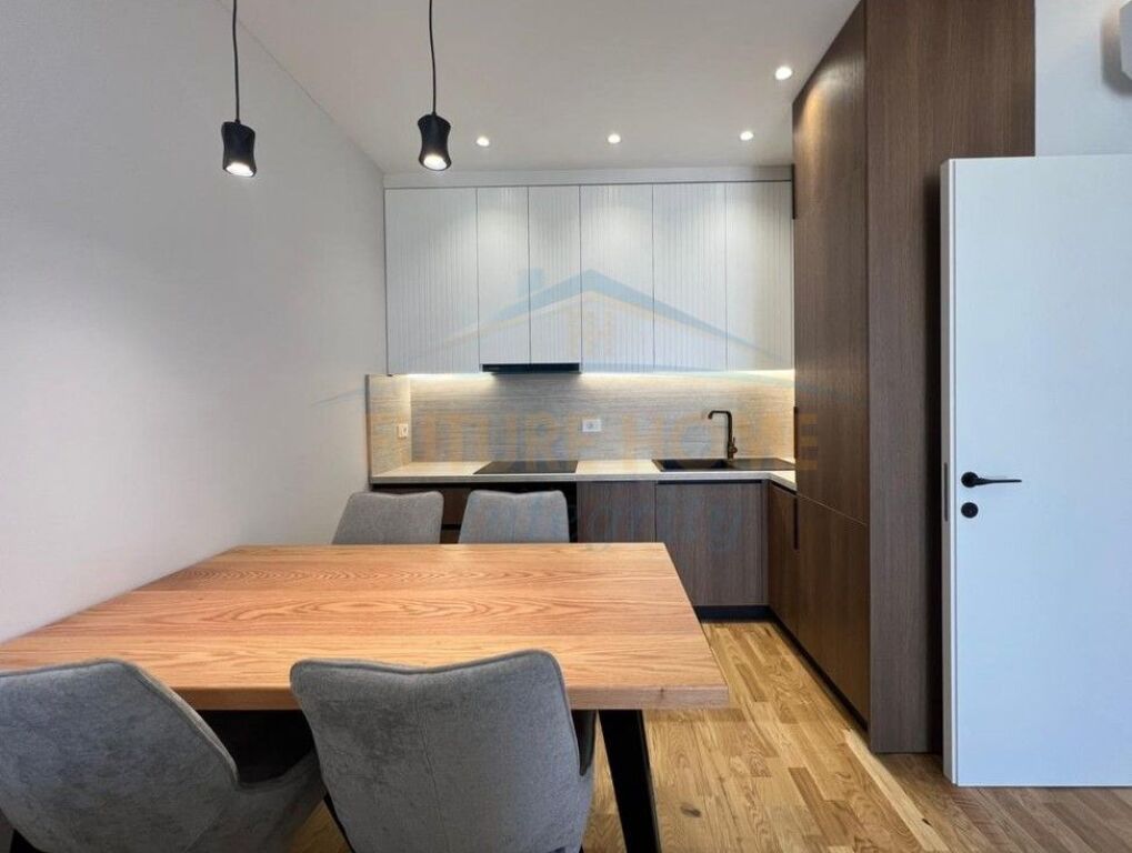 Shitet, Apartament 2+1, Golden Tower Residence, Tiranë.