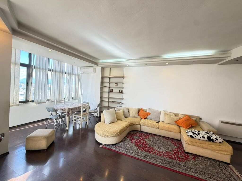 Apartament per Shitje 2+1 tek Komuna e Parisit (ID B120862) Tirane