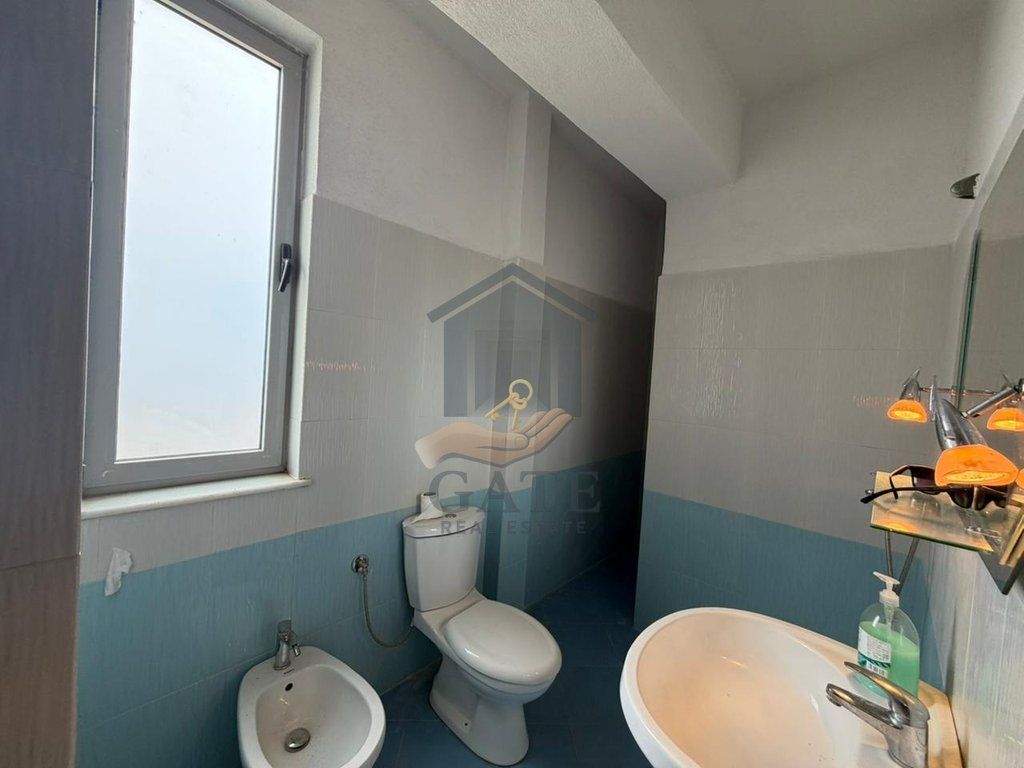 Appartamento 2+1 con 2 balconi in vendita sulla spiaggia, Durrës – vicino all'Hotel Adriatik 🌊