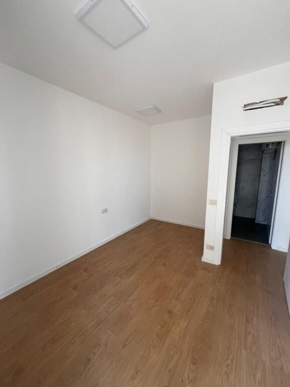 🏢 Ufficio in affitto 1+1 al Golden Tower – Mine Peza