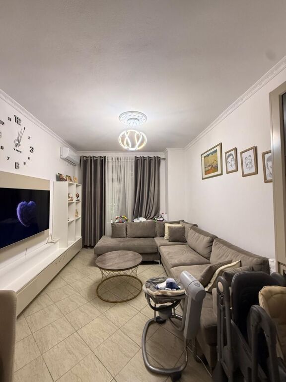 Apartament 1+1 Ne Shitje Prane Pallateve Çabej ,Yzberisht