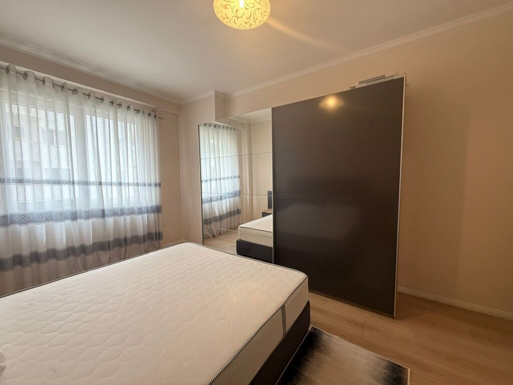 Kompleksi E-88, ne rrugen Dritan Hoxha, apartament 1+1 me qera