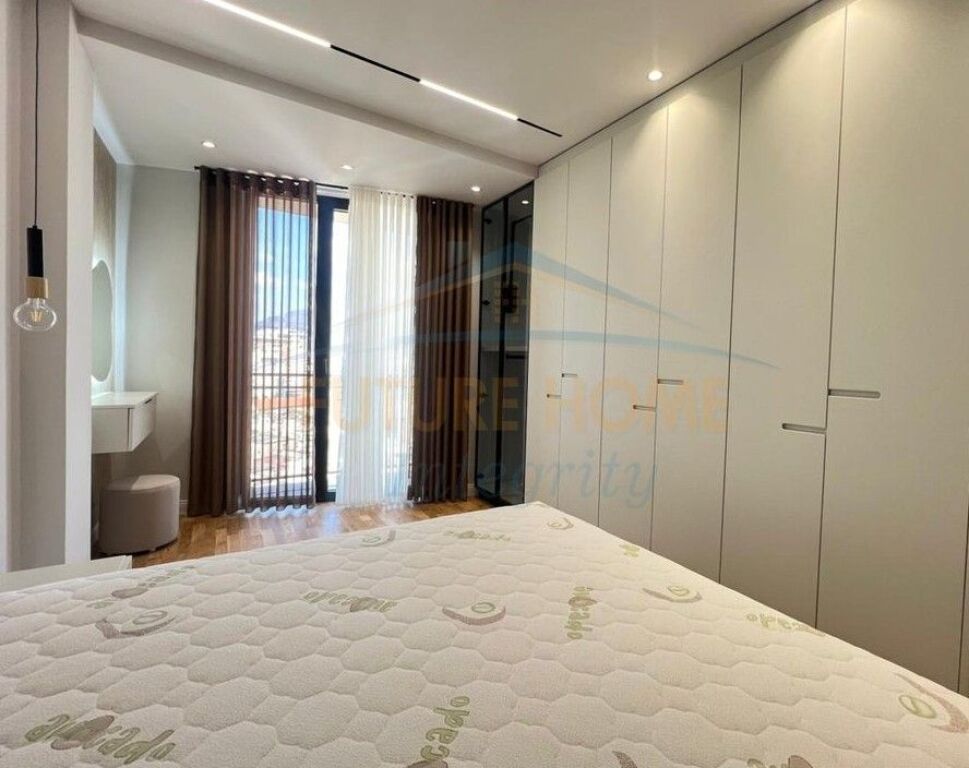 Shitet, Apartament 2+1, Golden Tower Residence, Tiranë.