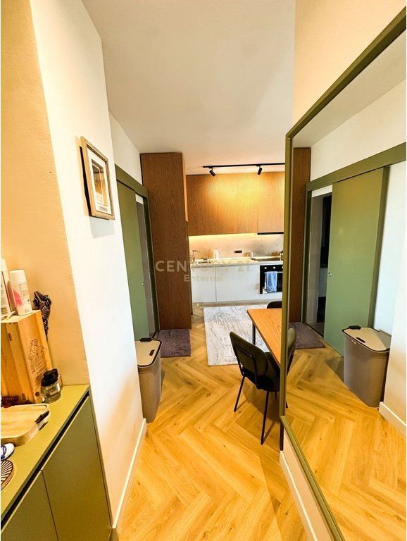 Kompleksi Grand, Tregu Elektrik - Shitet 1+1 59m2 + 10m2 Verande