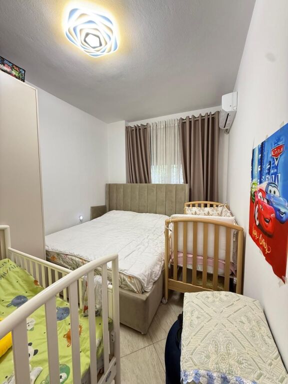 Apartament 1+1 Ne Shitje Prane Pallateve Çabej ,Yzberisht