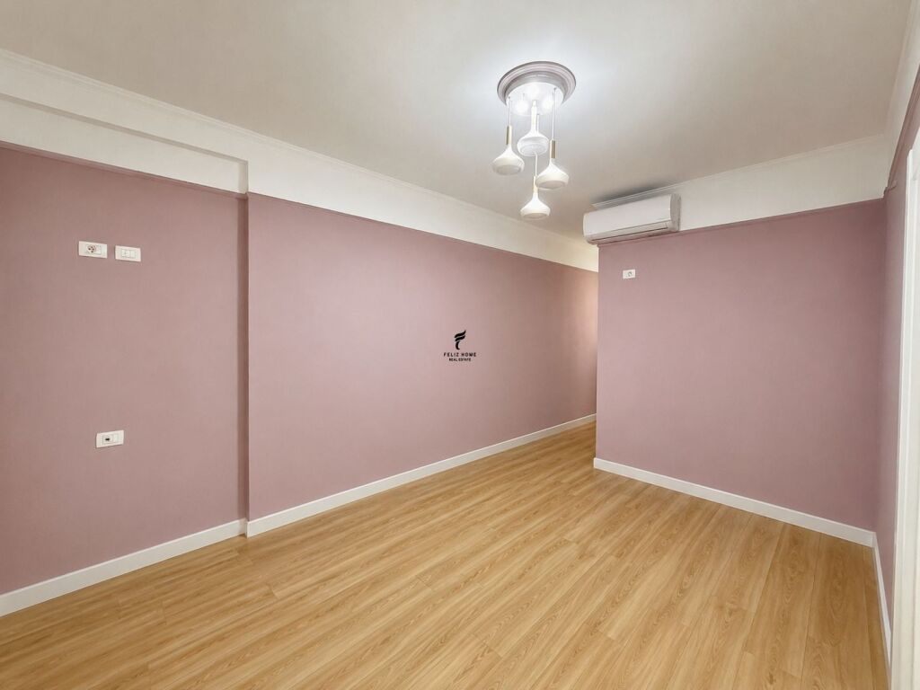 UFFICIO IN AFFITTO 110 M2 COMUNE DI PARIGI 140.000 LEKE FH-73967