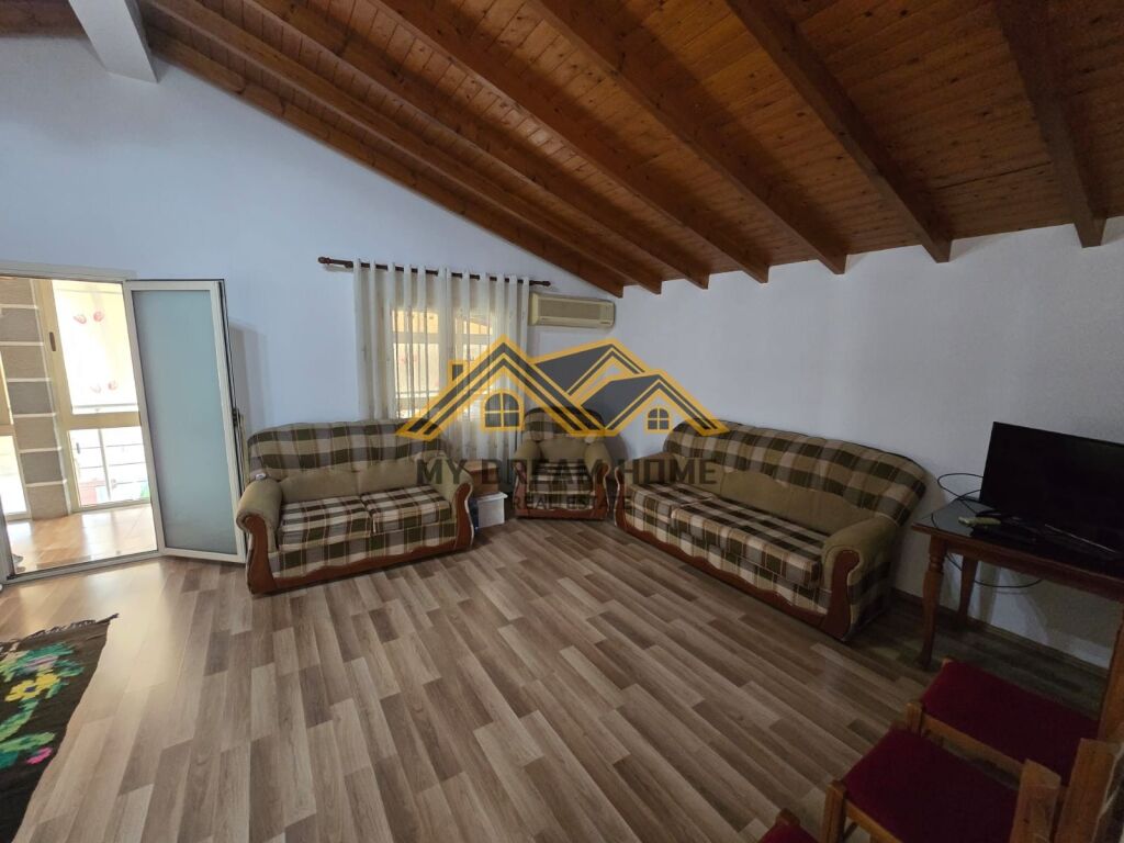 Si affitta il 3° piano della casa privata