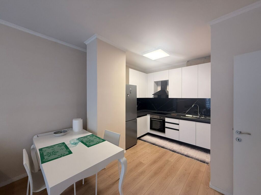 Kompleksi E-88, ne rrugen Dritan Hoxha, apartament 1+1 me qera