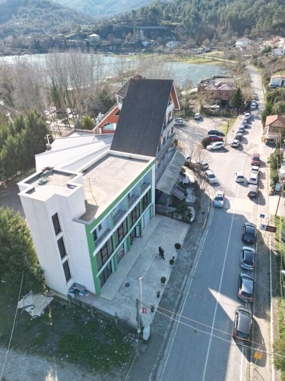 Shitet Godinë multifunksionale në Pezë të Madhe