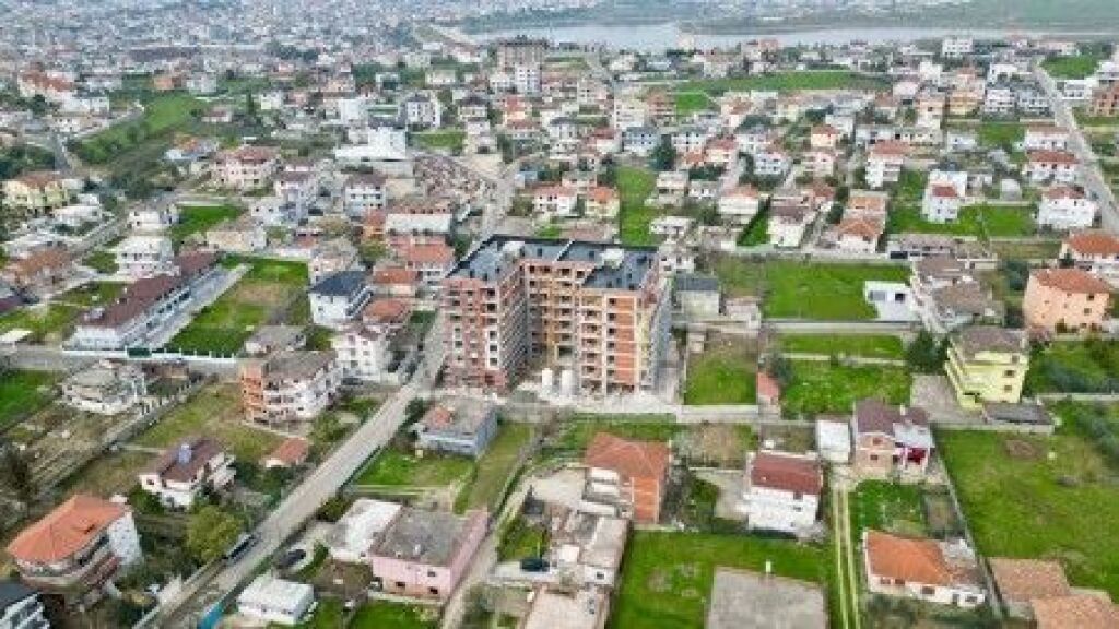 ✨Shitet Apartament 2+1 në Rruga Halim Xhelo, Paskuqan!✨