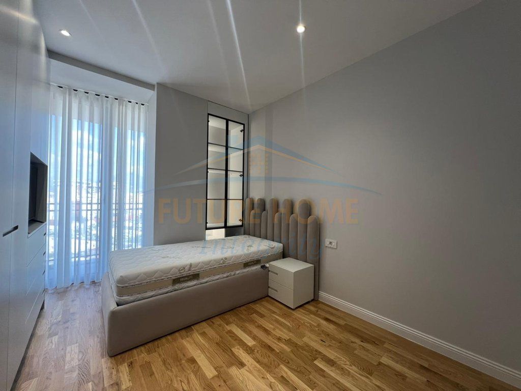 Shitet apartament 2+1 Golden Tower Mine Peza