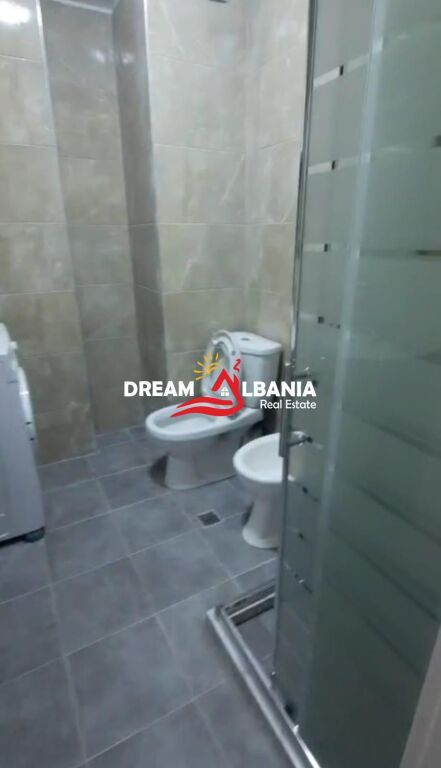 Apartament 3+1 me qera ne Fund te Rruges 5 Maji prane Pallateve te Rindertimit (ID 4231491)