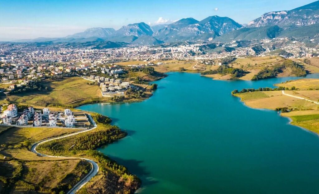 🌿Shitet Apartament 3+1 me Oborr, Farkë 🌿