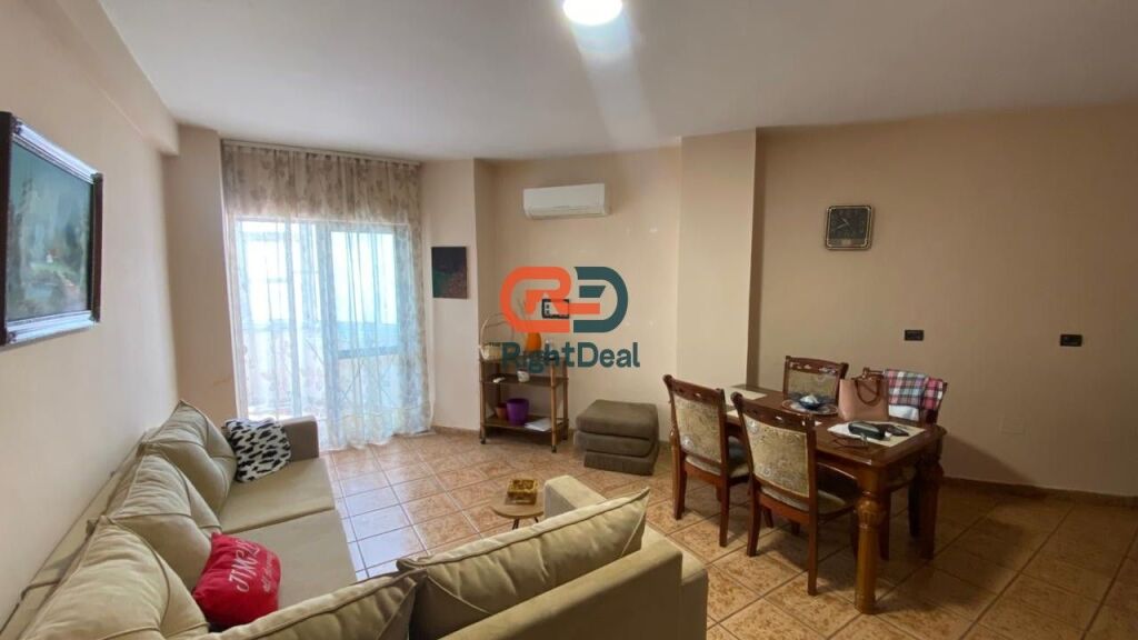 In Via Elbasani, Vicino alla Scuola di Balletto, Appartamento 1+1 in Affitto, Completamente Arredato!!!