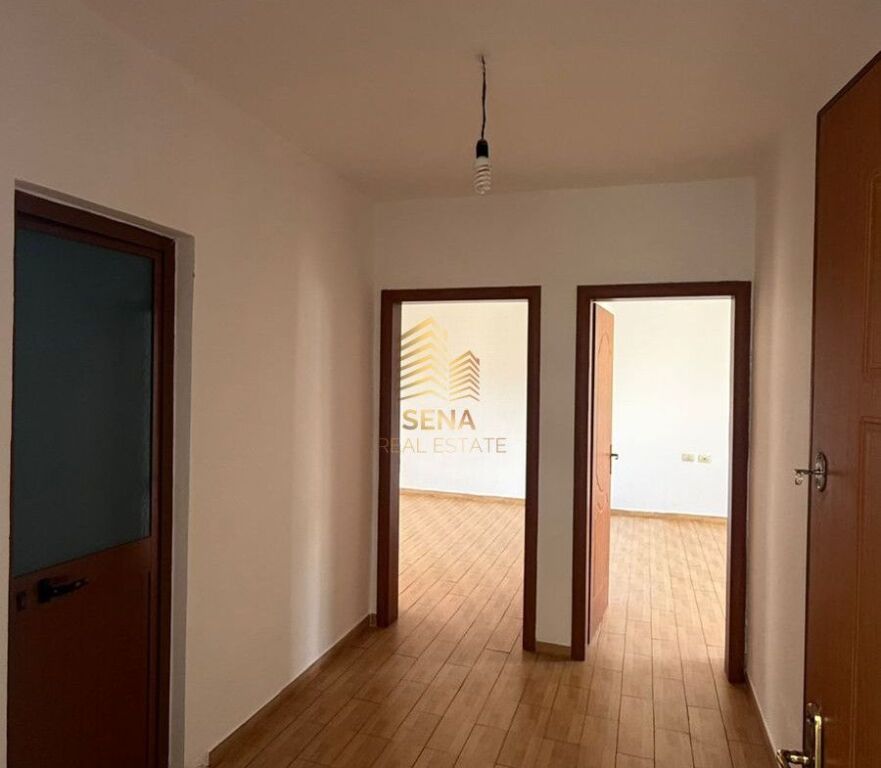 Affitto, Appartamento 1+1+balcone, VUOTO, Balcone in vetro, 400 Euro /Mese
