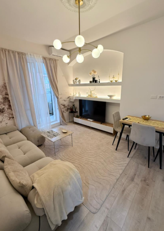 Apartament 2+1 për Shitje tek Pallatet Agimi