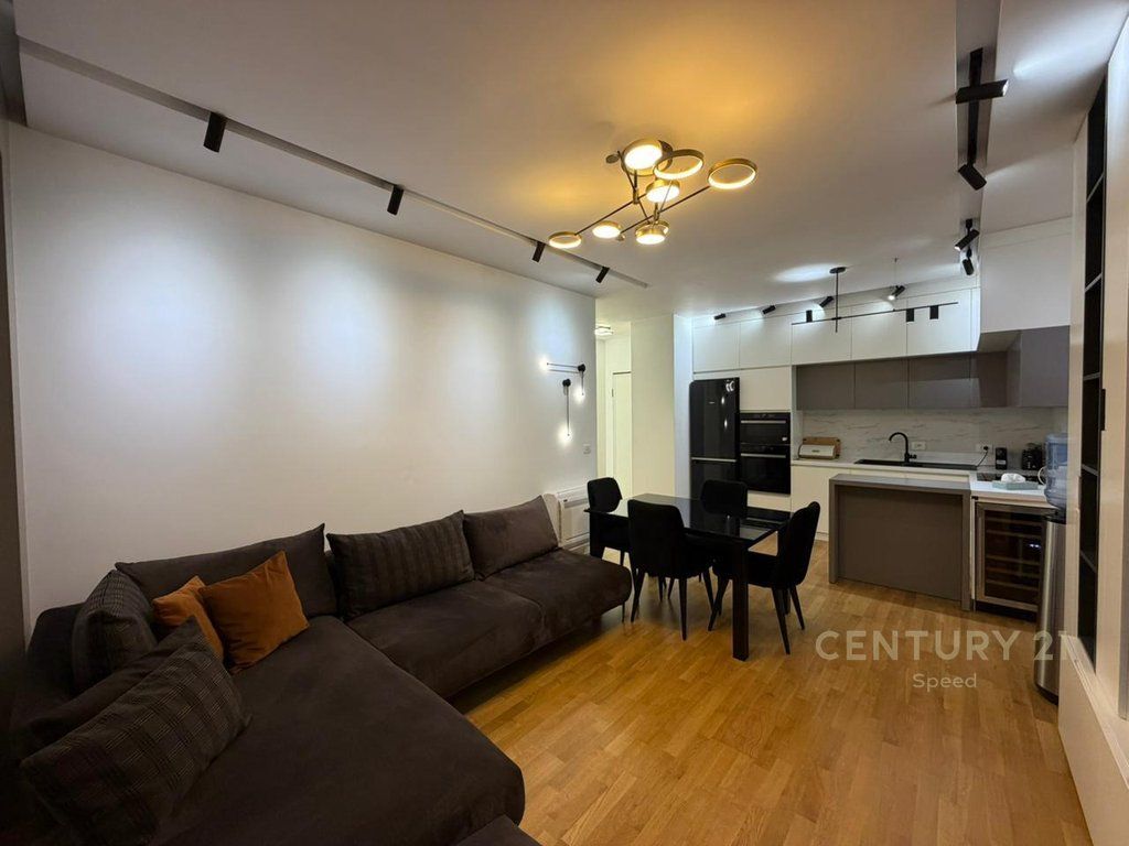 Affittasi appartamento 2+1+2+ posto auto presso "Quartum Residence"!! 1.250 € /Mese
