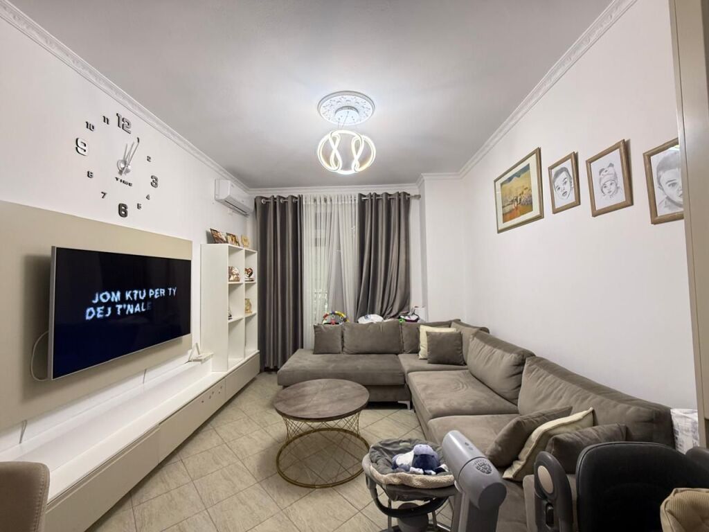 Apartament 1+1 Ne Shitje Prane Pallateve Çabej ,Yzberisht