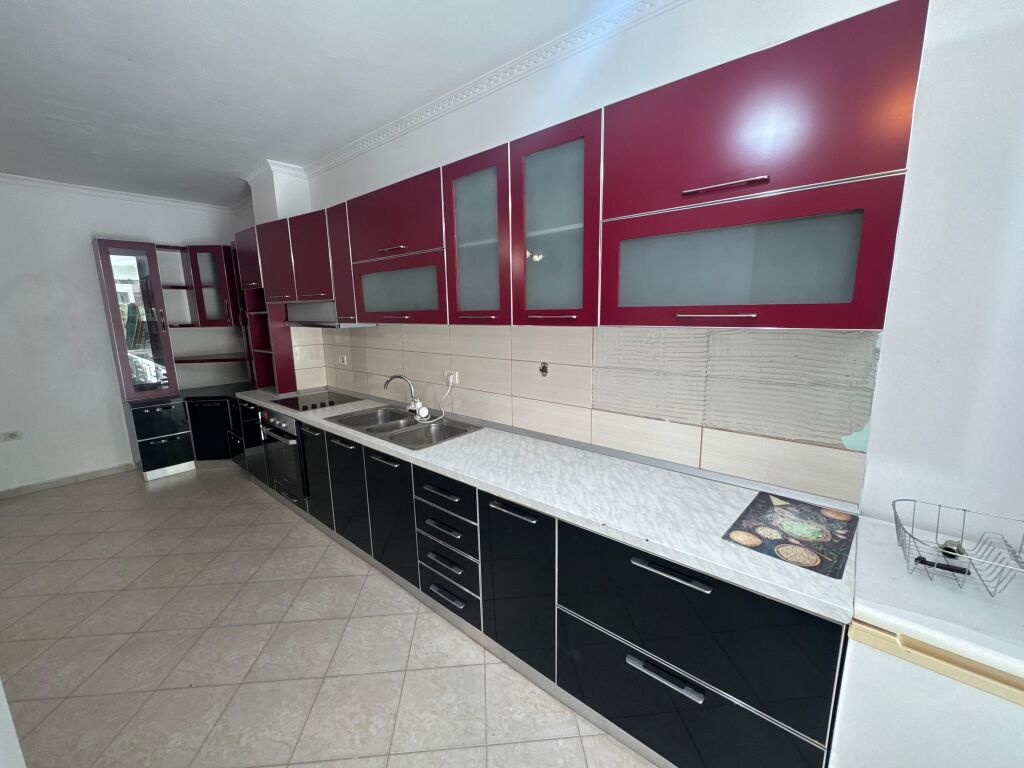 Shitet apartament 2+1 në Astir, te Dy Palmat