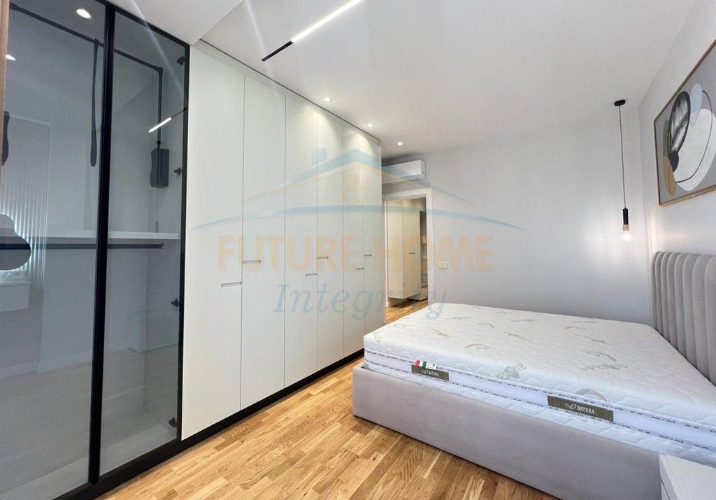 Shitet, Apartament 2+1, Golden Tower Residence, Tiranë.