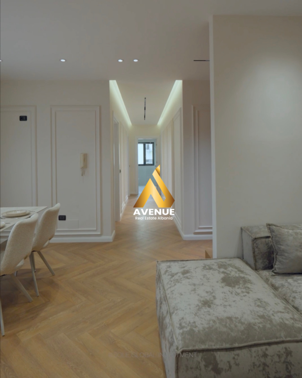Shitet Apartament 2+1 + Garderobë (Tualet i Dytë) Pranë Pallatit me Shigjeta Tiranë