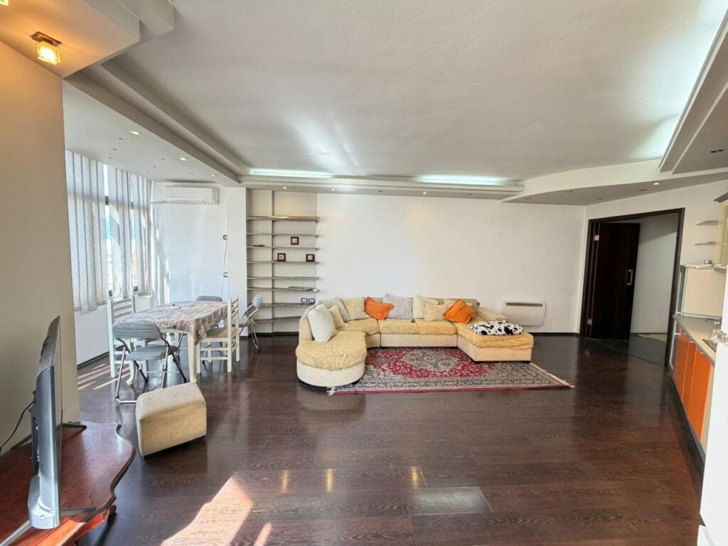 Apartament per Shitje 2+1 tek Komuna e Parisit (ID B120862) Tirane