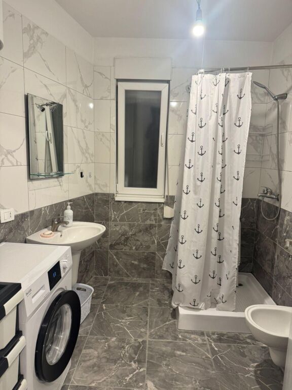 21 Dhjetori Jepet me qira apartment 1+1i mobiluar ne gjendje te mire - Widok 4