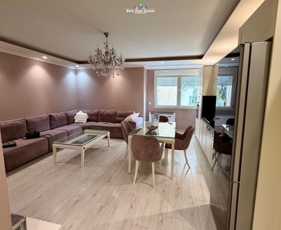 Apartament Ne Shitje 3+1 Tek Komuna e Parisit (ID B130117) Tirane